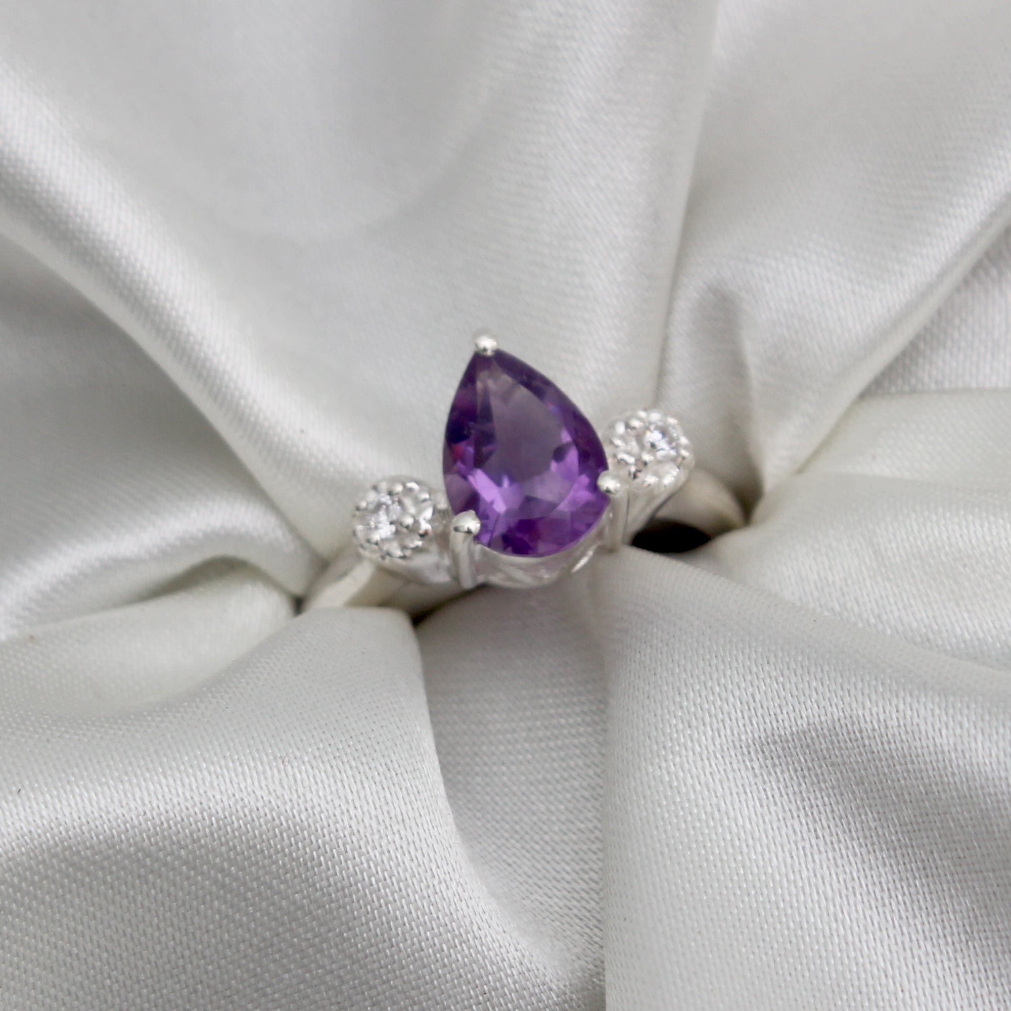 925 Sterling Silver Pear-Shaped Amethyst