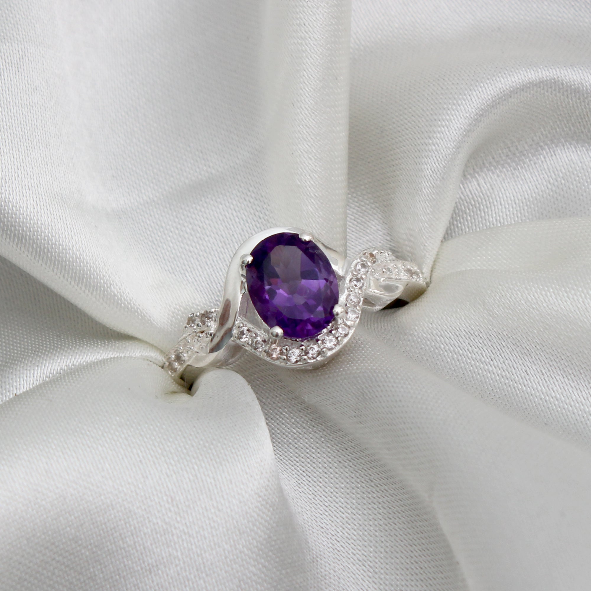925 Sterling Silver Oval Amethyst Ring
