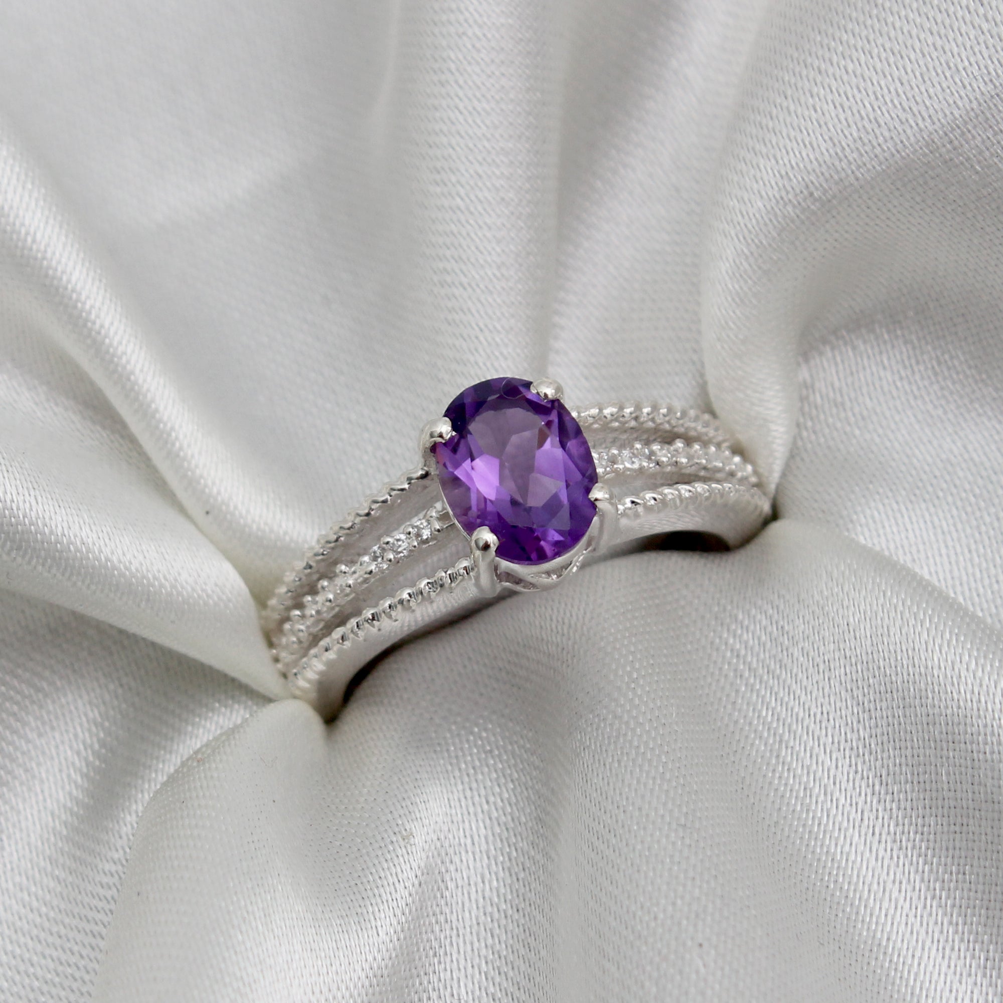 925 Sterling Silver Oval Amethyst Ring – Triple Band Design with CZ Detailing