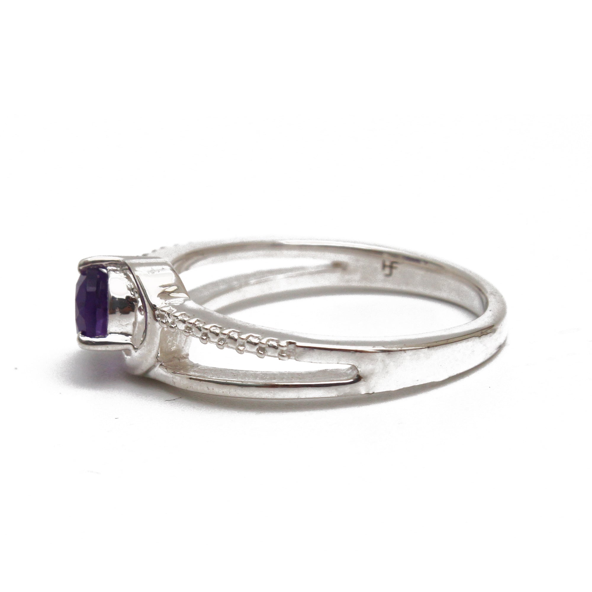 925 Sterling Silver Pear-Shaped Amethyst Ring – Modern Loop Design