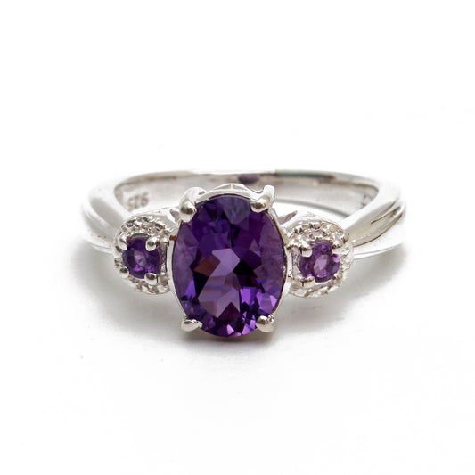 Stunning Amethyst Silver Ring Oval-Round Stone