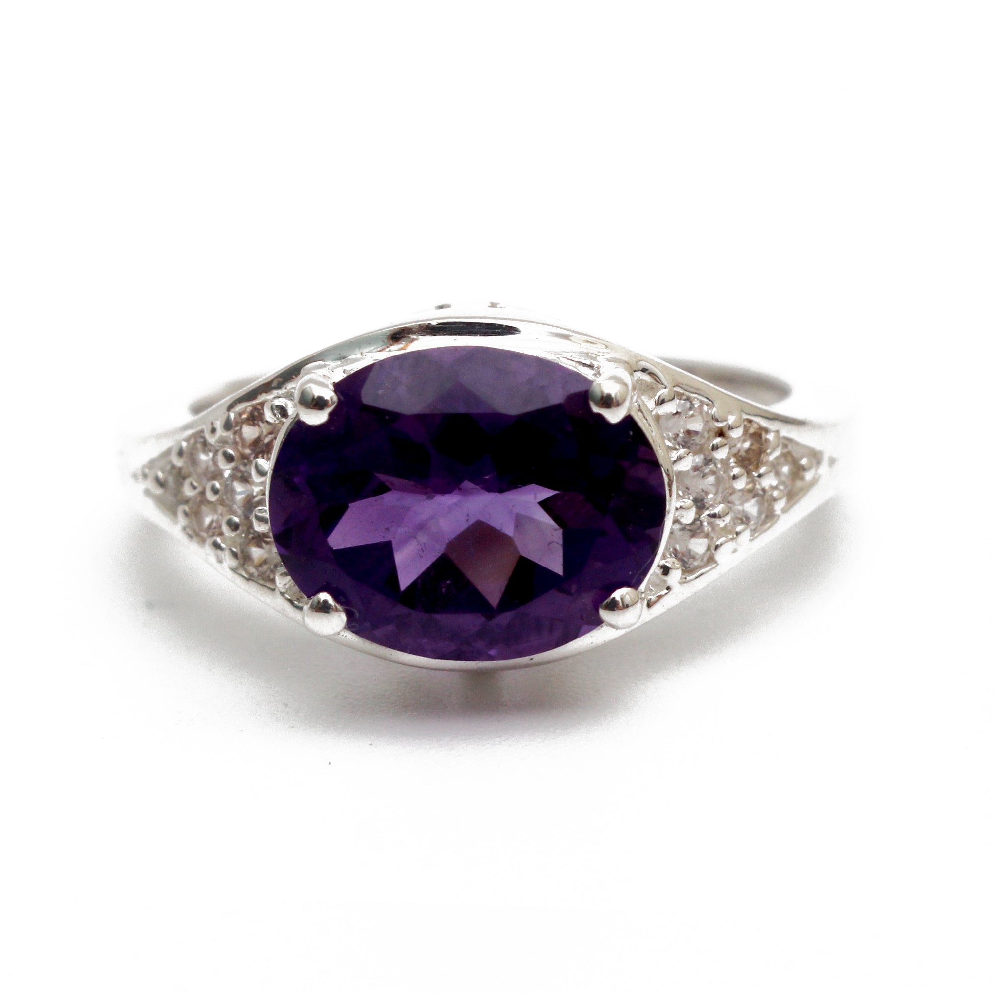 925 Sterling Silver Oval Amethyst Ring with Sparkling CZ Accents