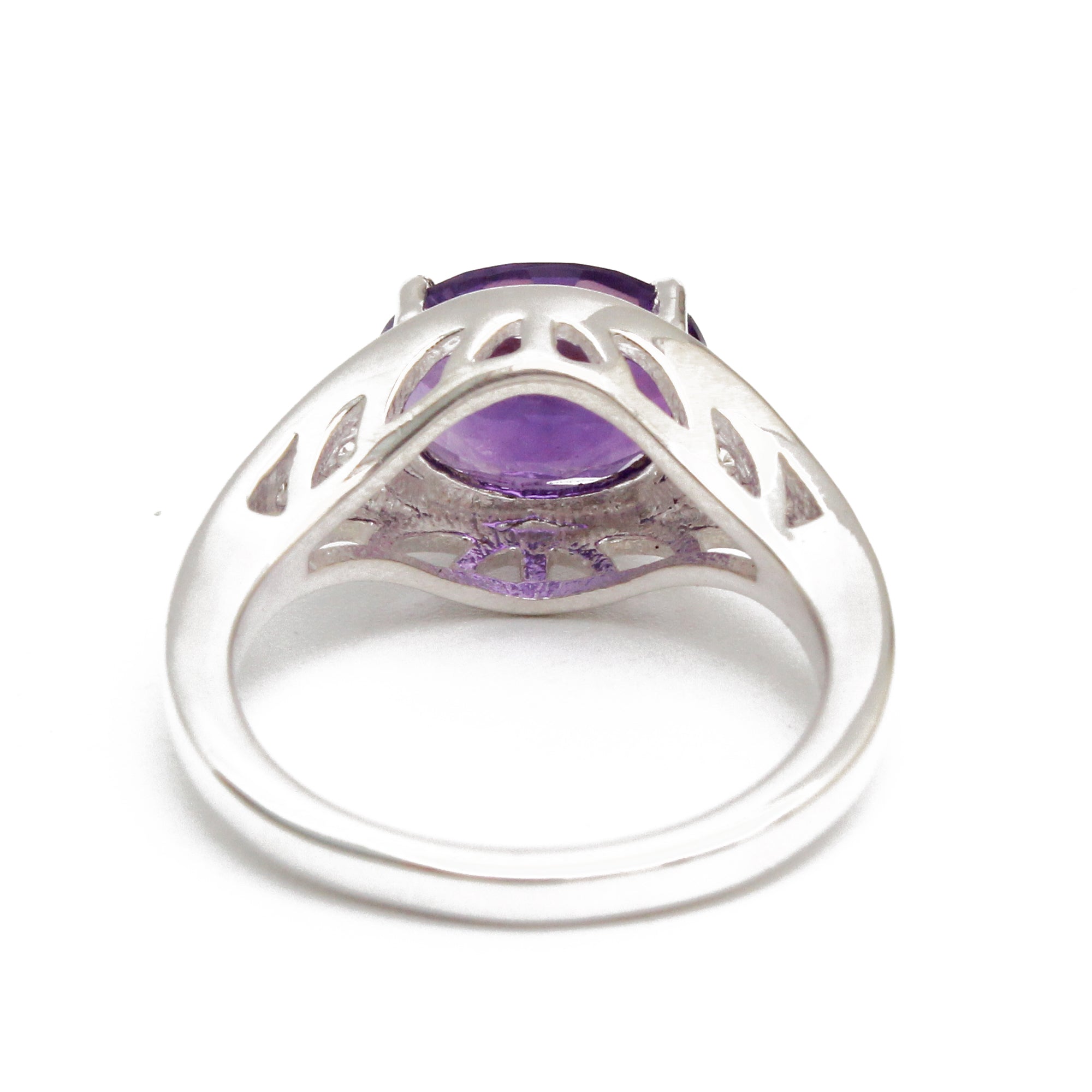 925 Sterling Silver Oval Amethyst Ring with Sparkling CZ Accents