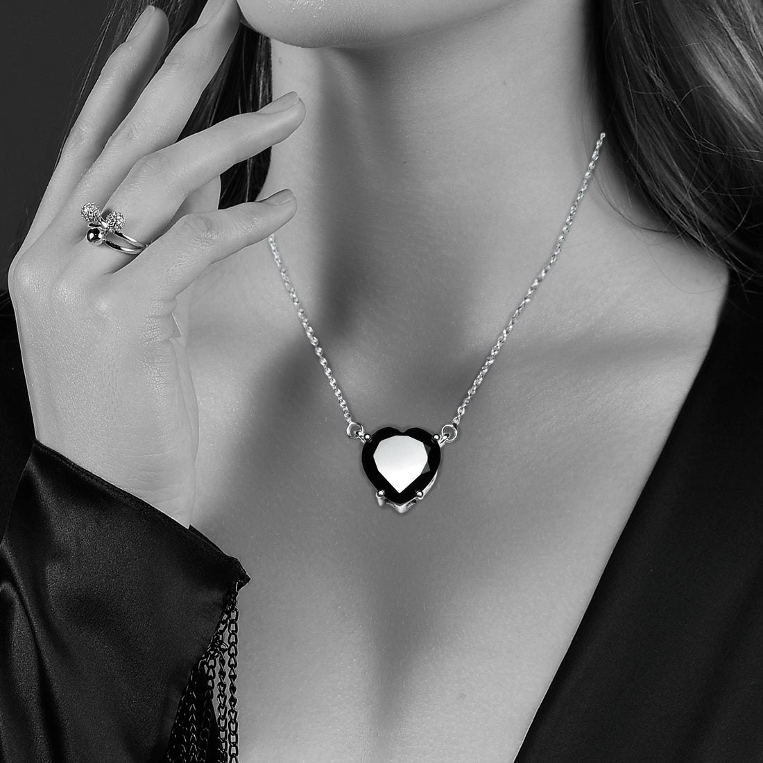 Black Spinel Heart Design Necklace