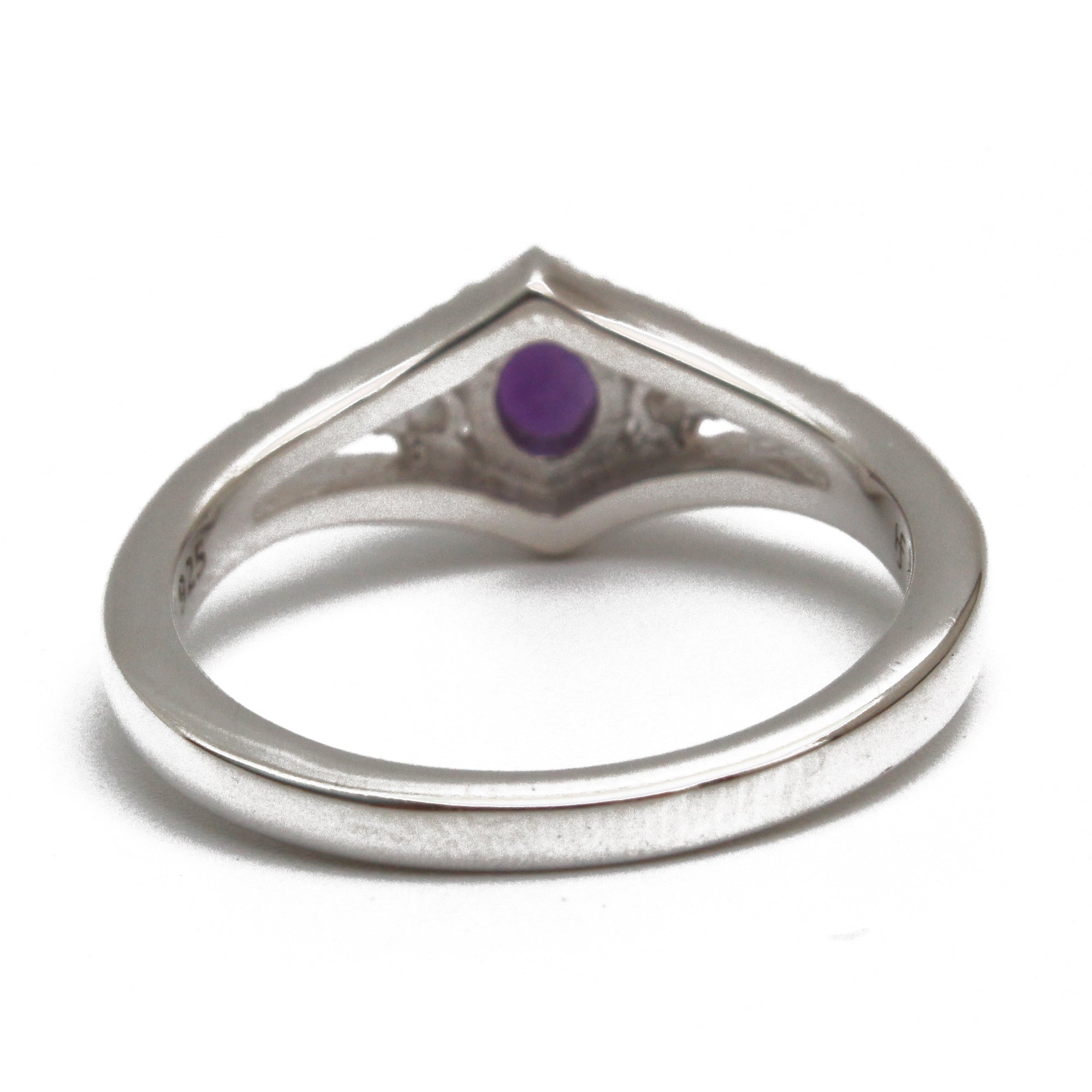 925 Sterling Silver Oval Amethyst Ring – Vintage-Inspired Design