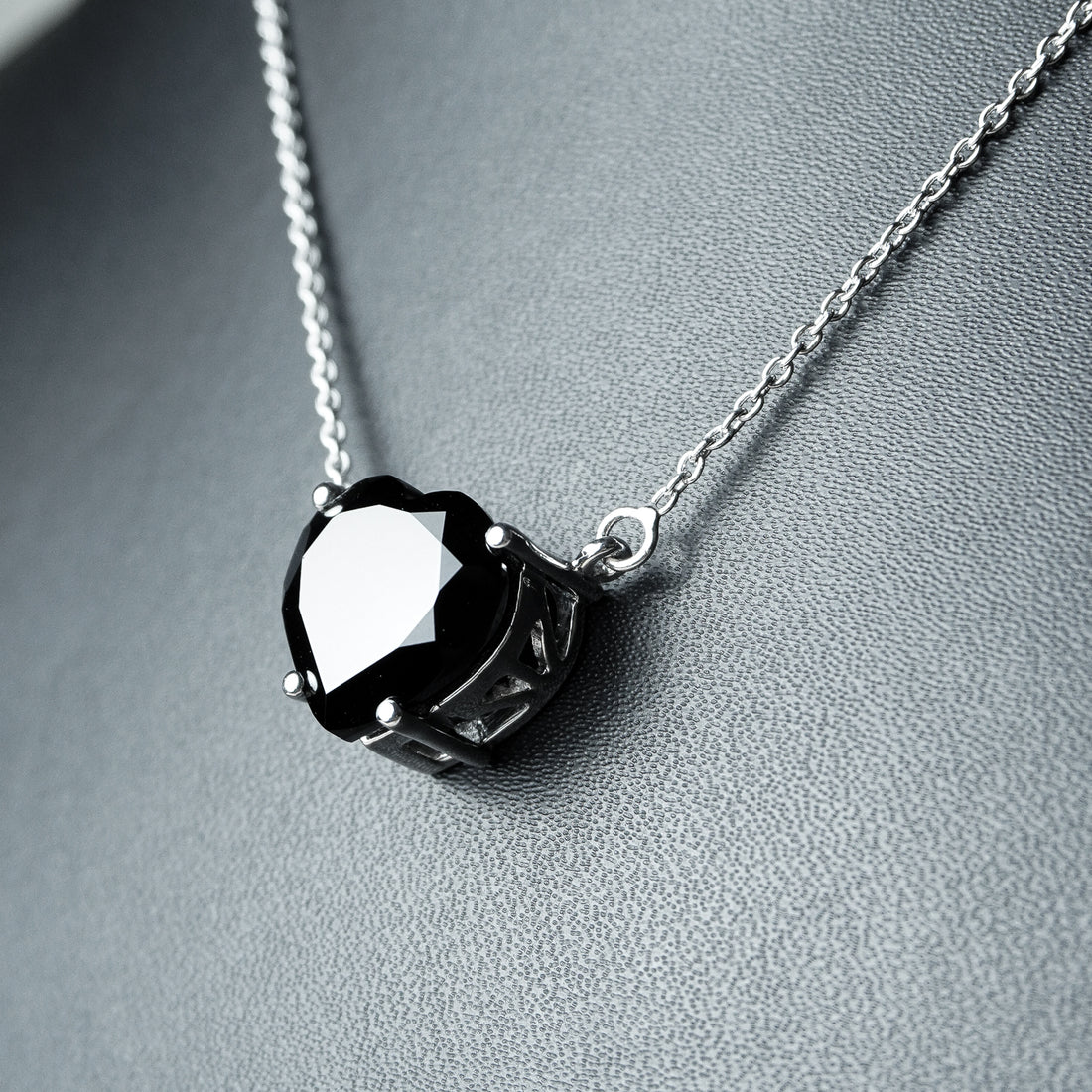 Black Spinel Heart Design Necklace