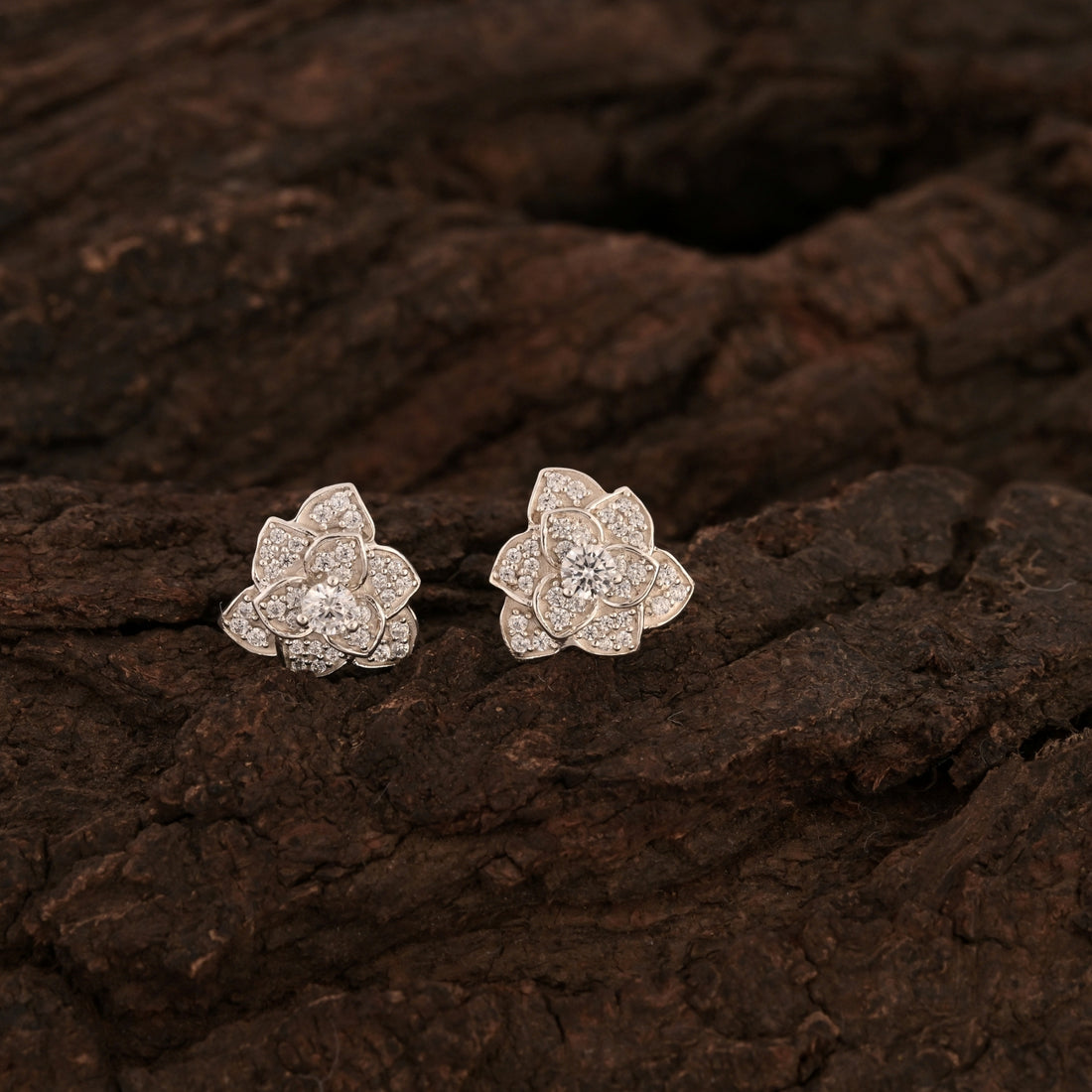 Elegant Floral Design Stud Earrings
