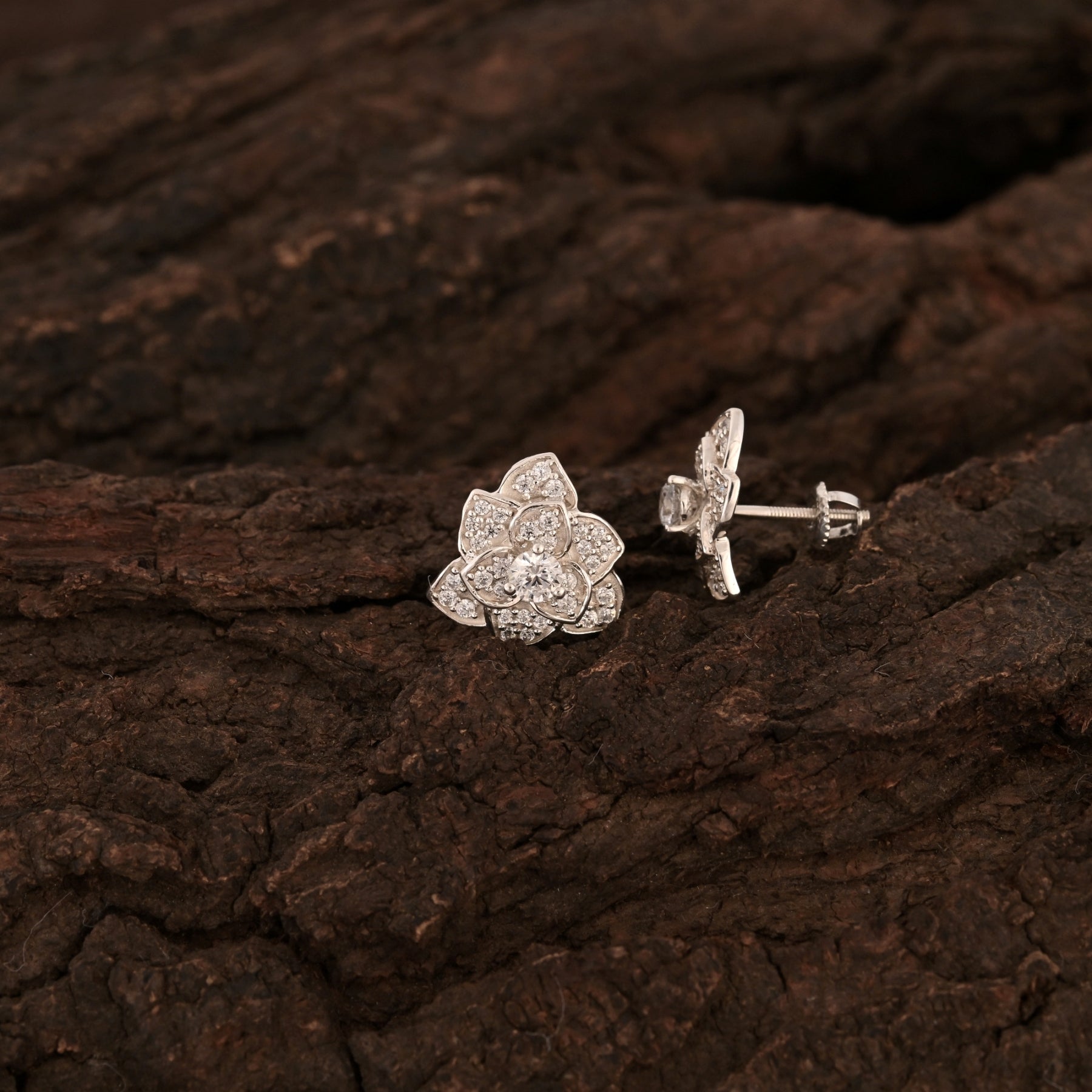 Elegant Floral Design Stud Earrings