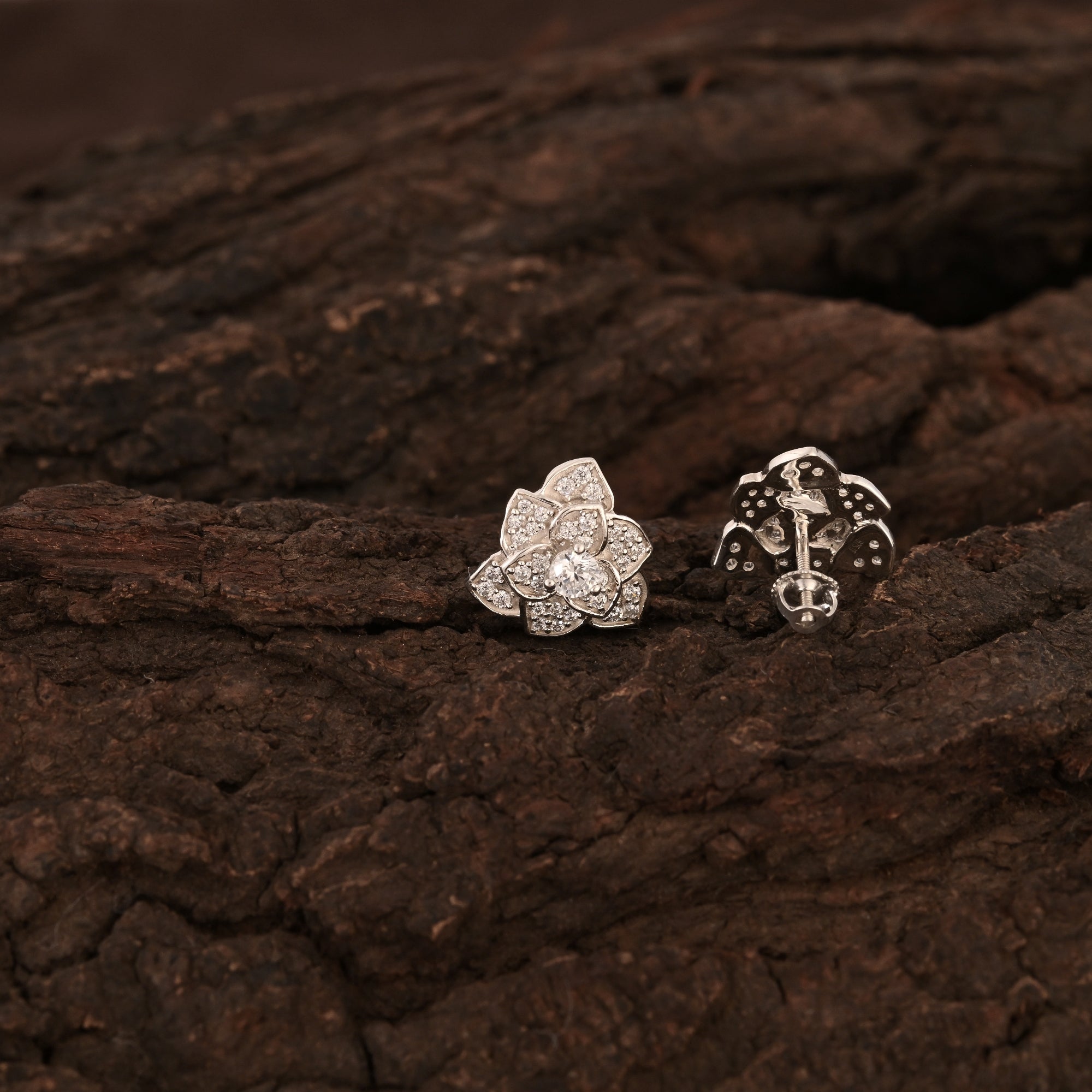 Elegant Floral Design Stud Earrings
