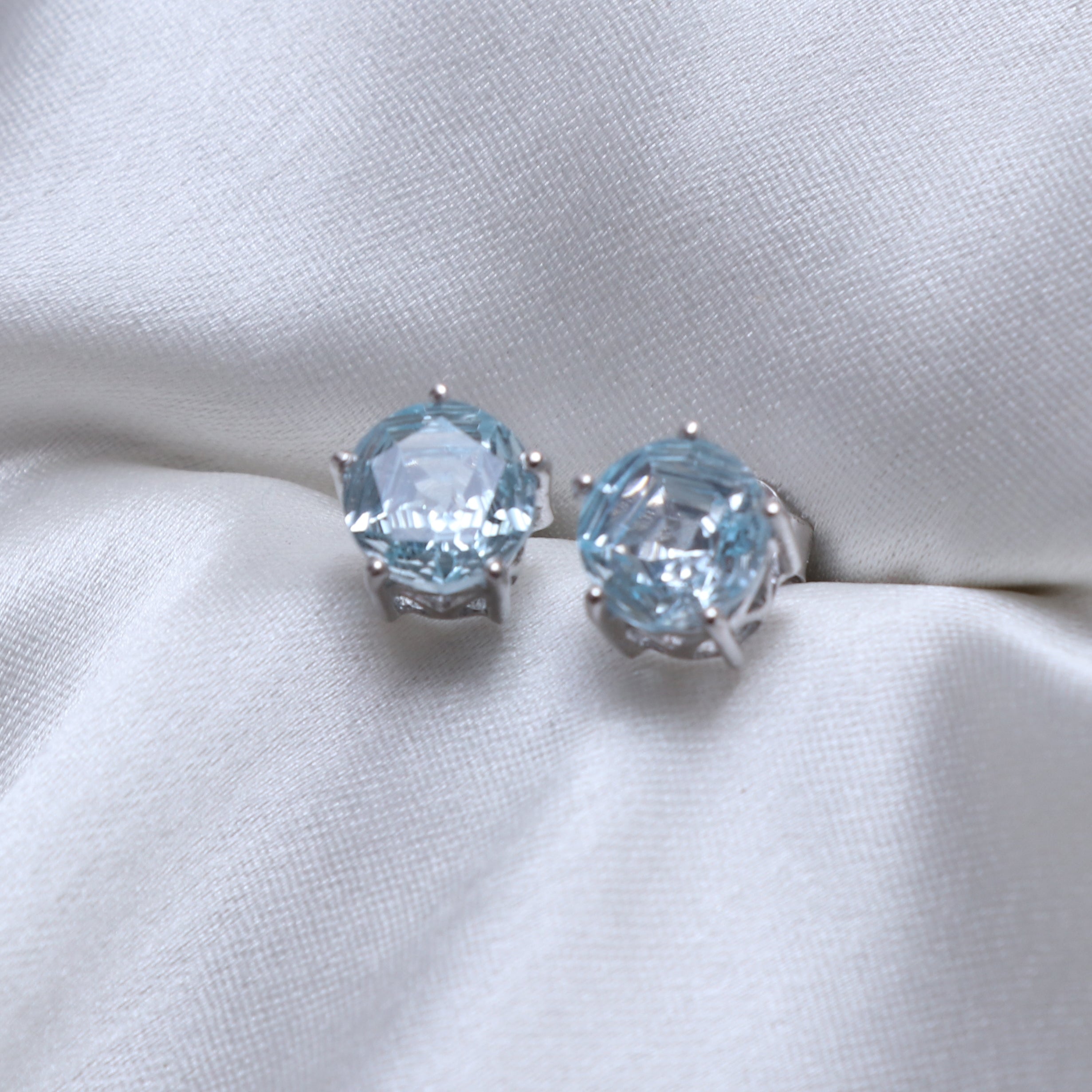 Round Blue Topaz Stat Cut Gemstone Stud Earring