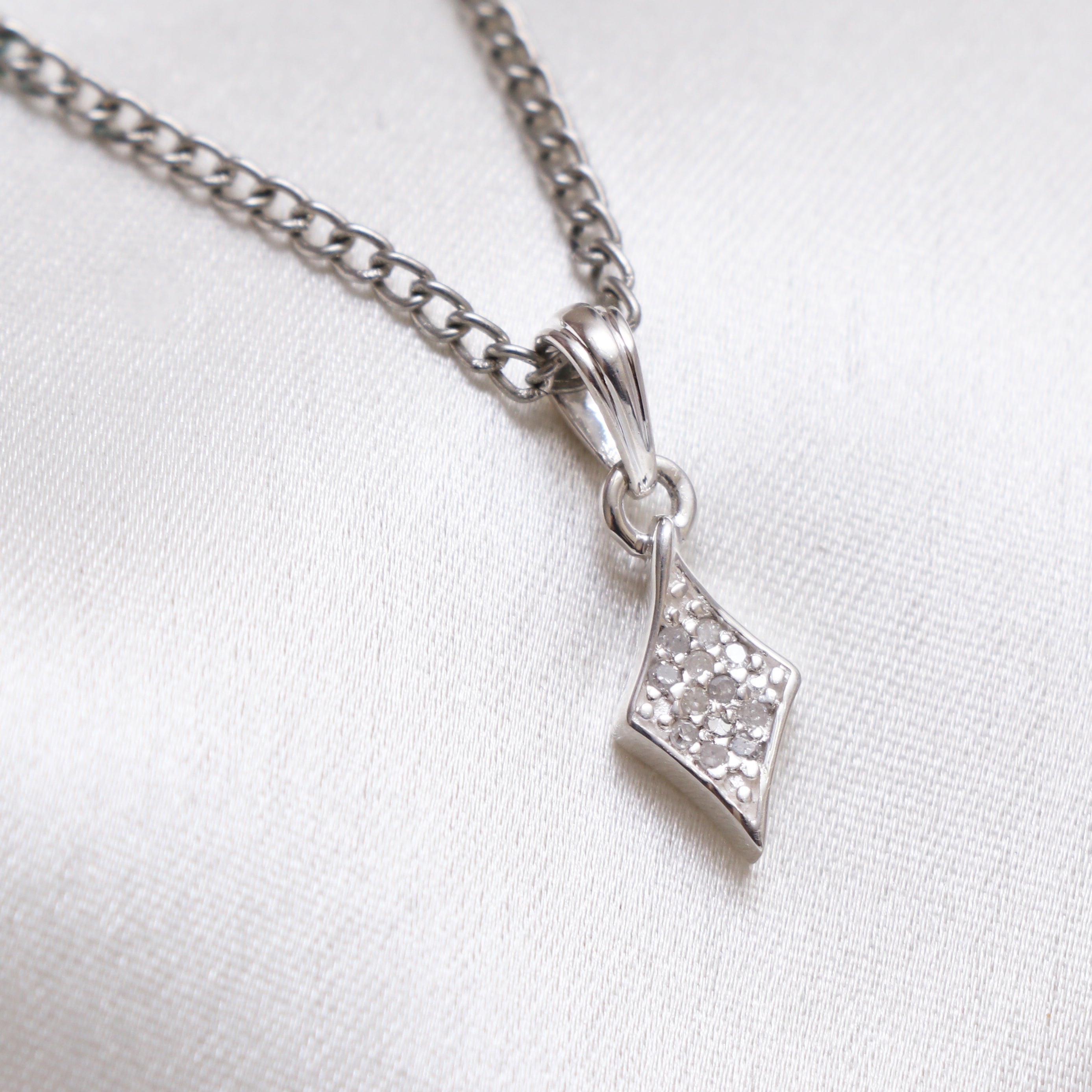 Natural White Diamond Pendant