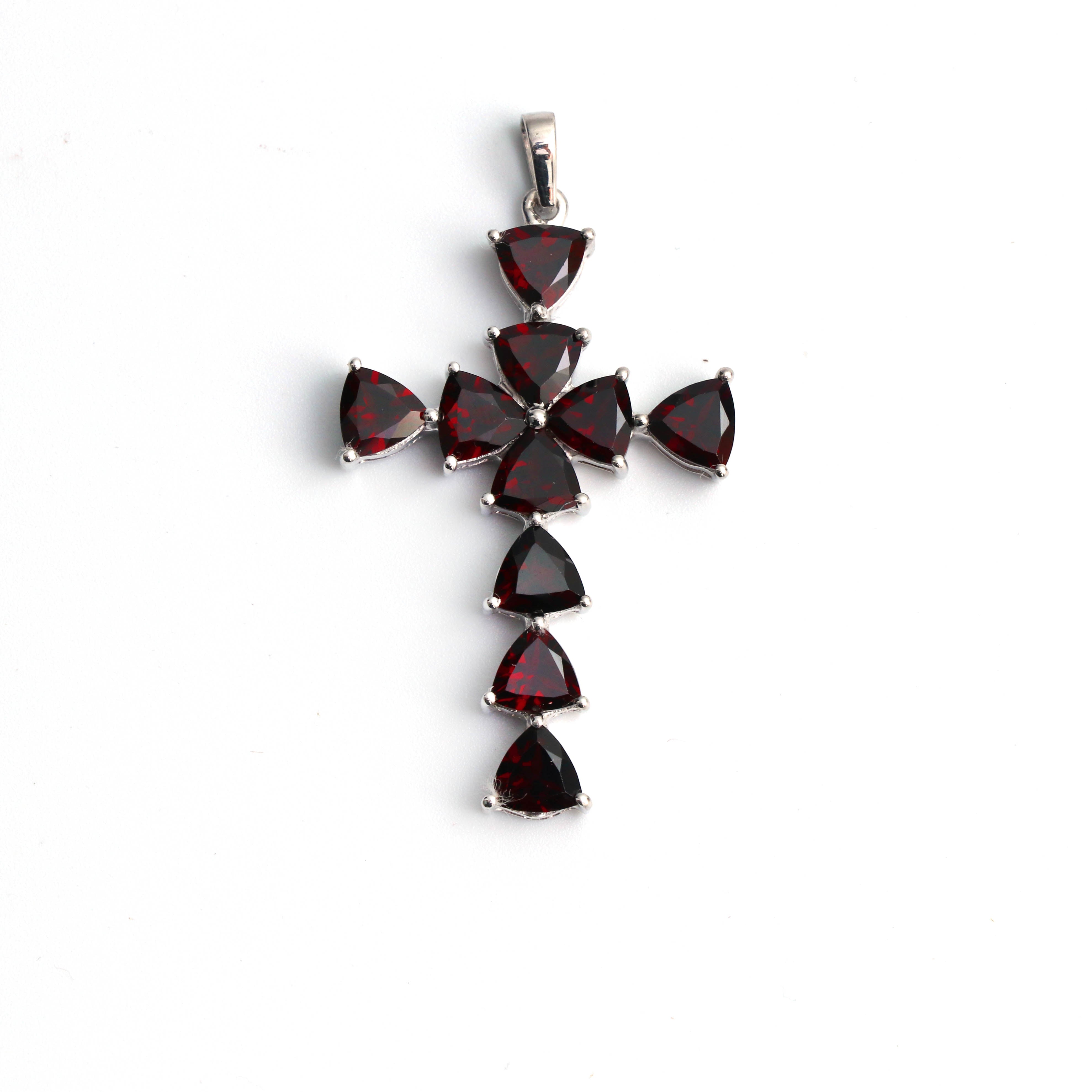 Reg Garnet Triangle Gemstone Pendant