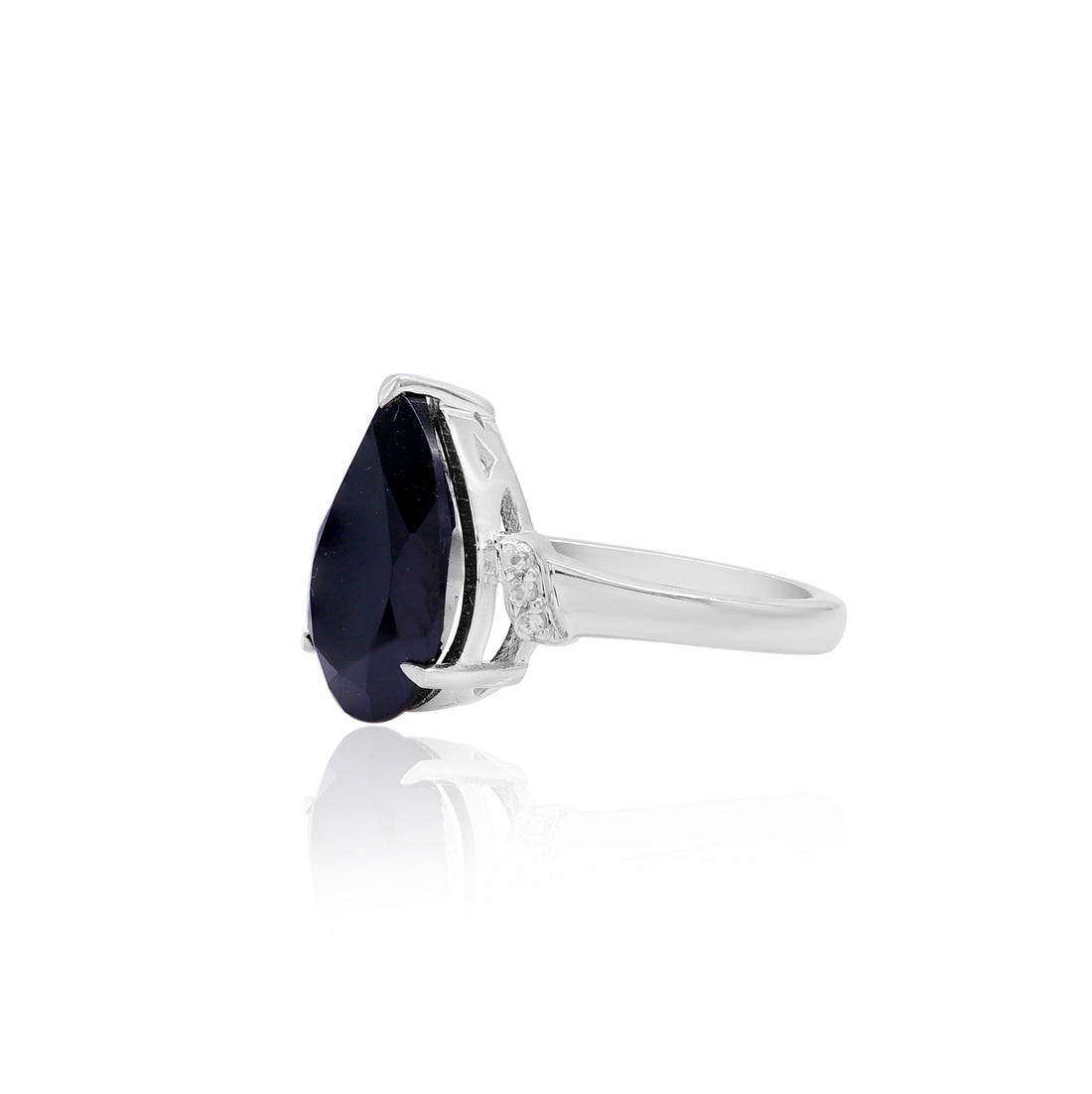 Black Spinel Pear Design Ring