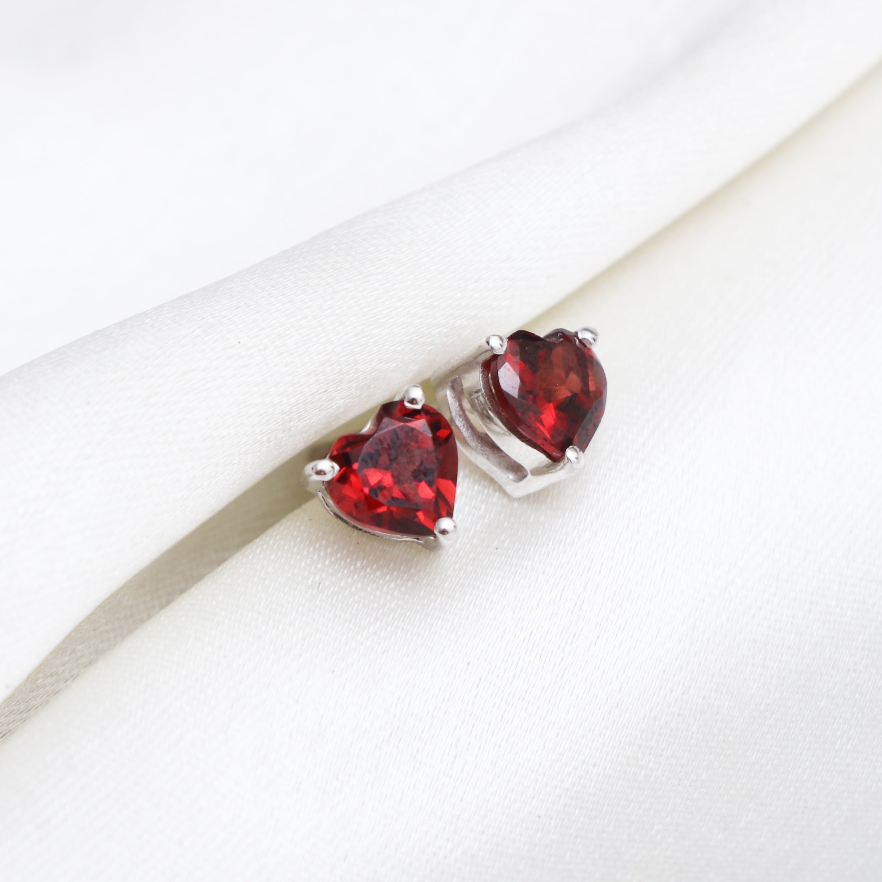 6 MM Natural Red Garnet Heart Earrings