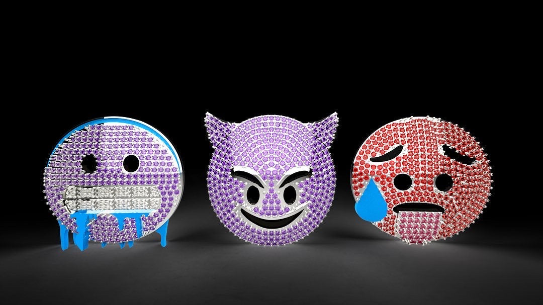 🥵 EMOJI PENDANT - (GLOWS IN THE DARK)