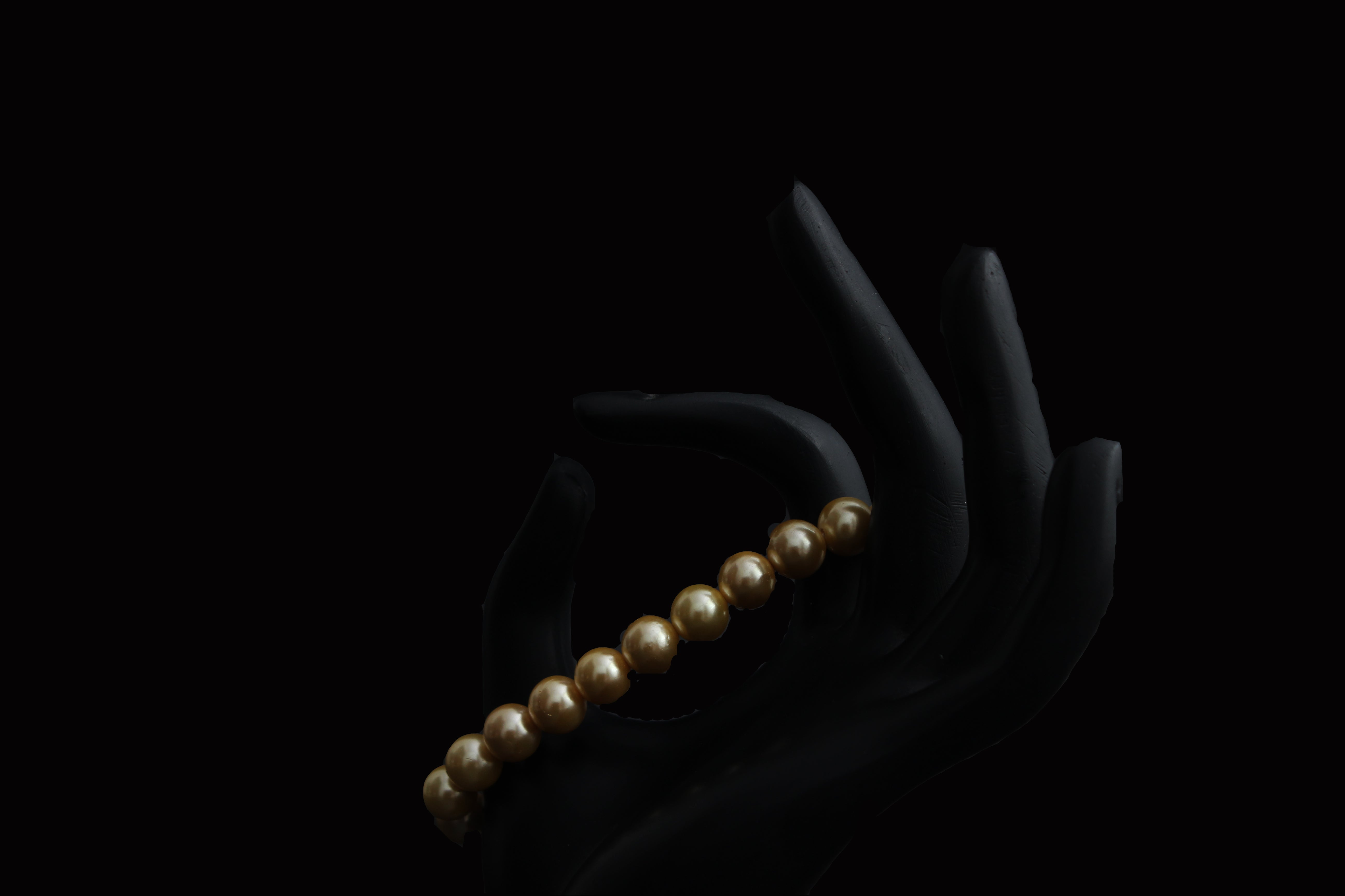 Golden Pearl Bracelet -Vegan