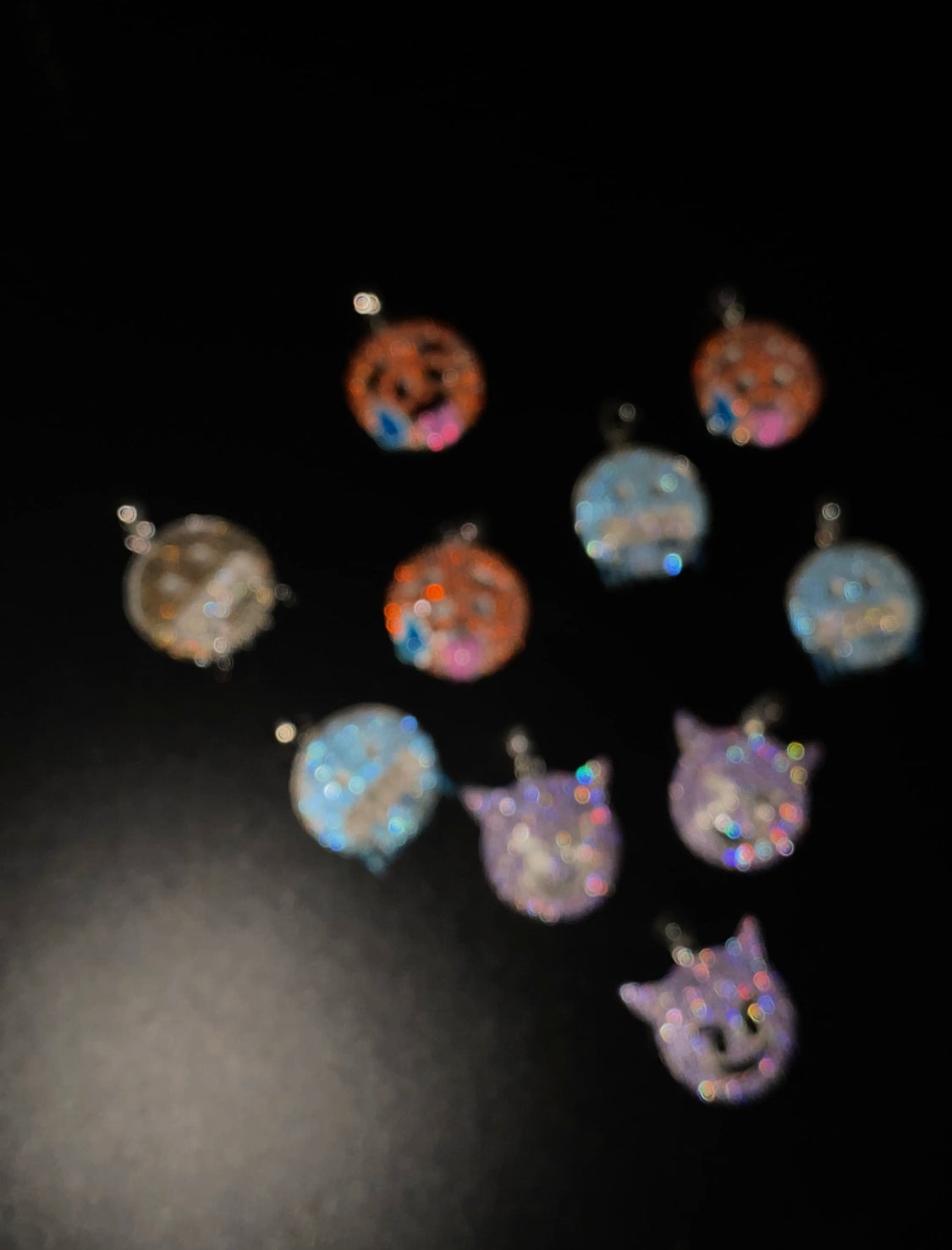 🥵 EMOJI PENDANT - (GLOWS IN THE DARK)