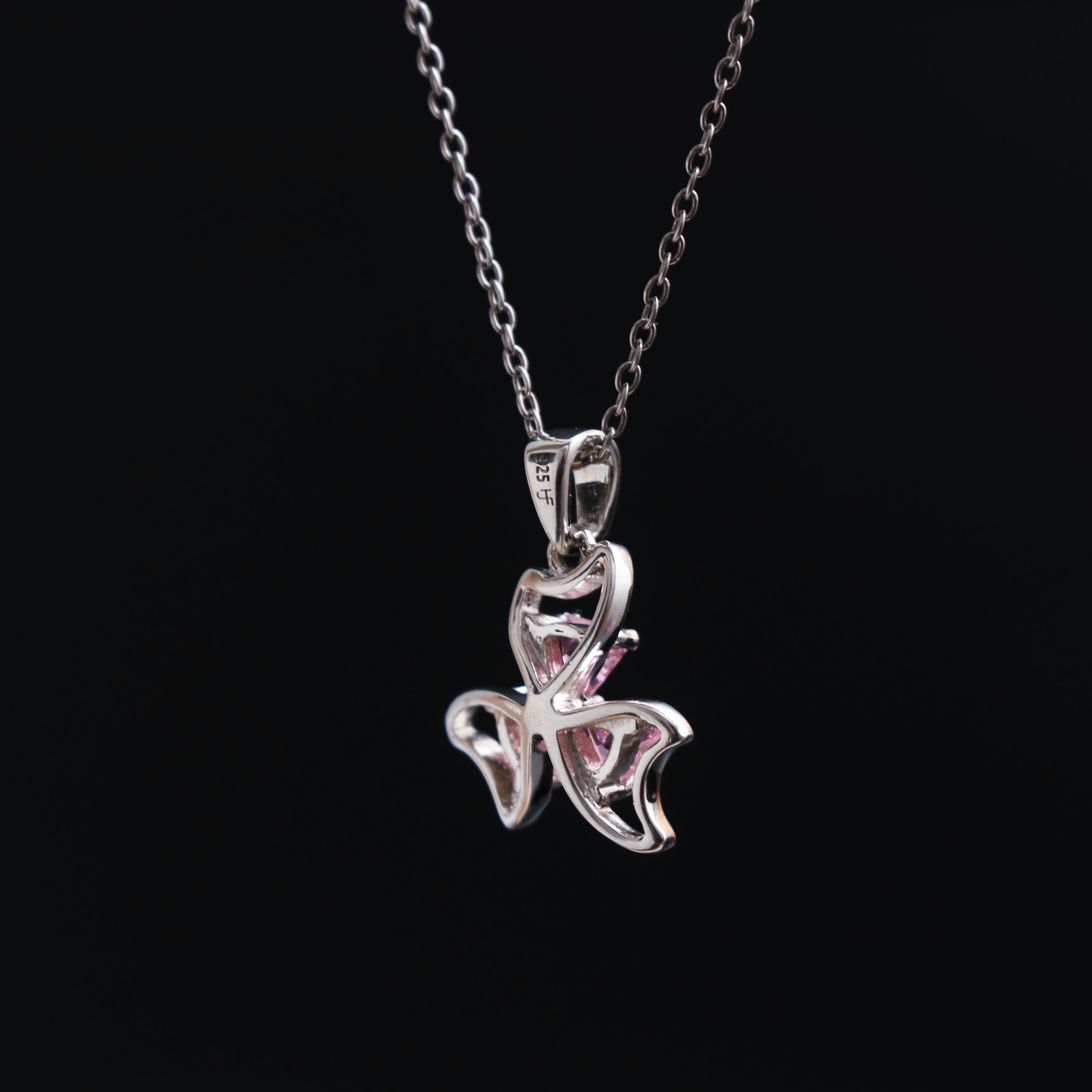 Heartly love pendant