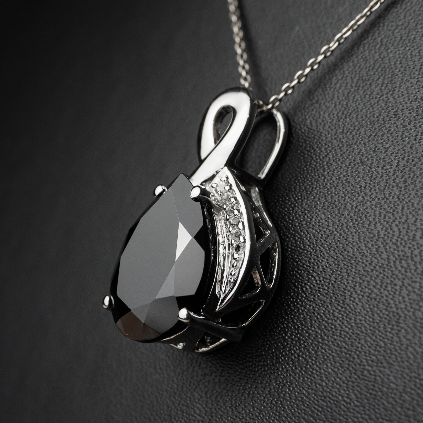 Black Spinel Fashionable Pendant