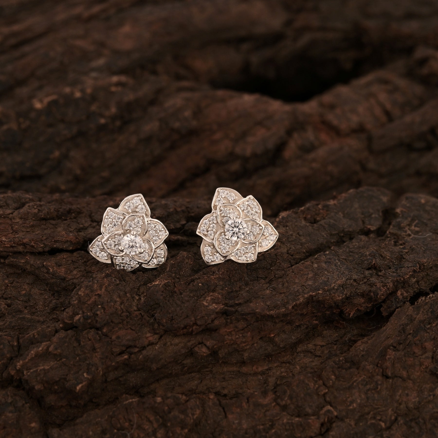 Elegant Floral Design Stud Earrings