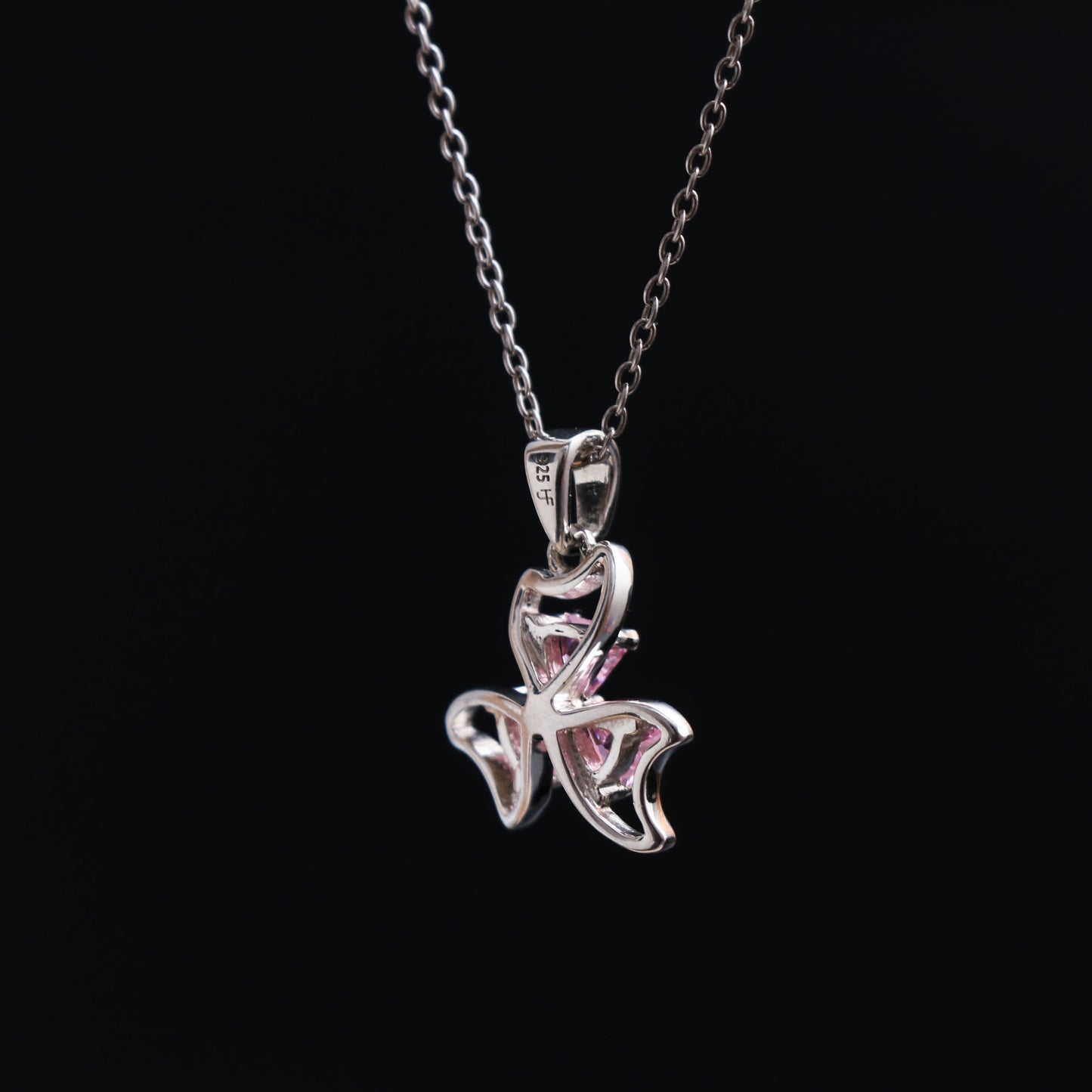 Heartly love pendant